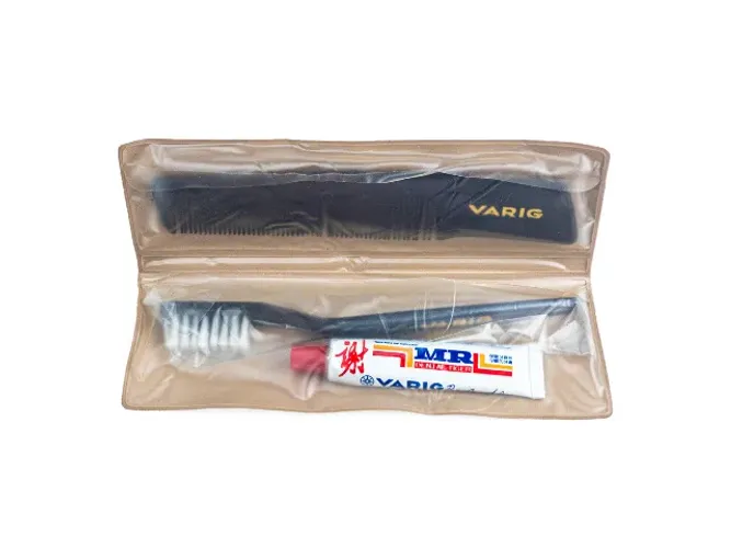VARIG - Kit de Higiene - Pente e escova de dentes