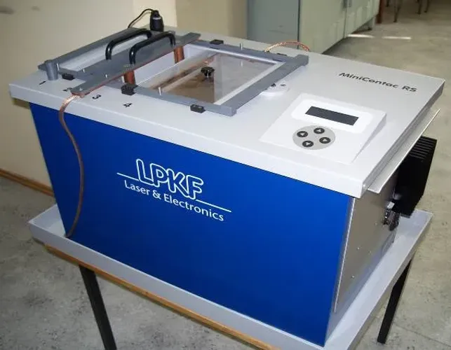 prototipadora para  circuio impresso