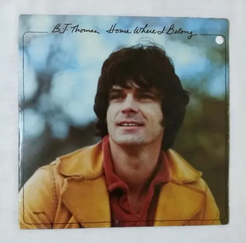 LP B.J. Thomas - Home Where I Belong. Álbum de capa dupla. Vinil em excelente estado.