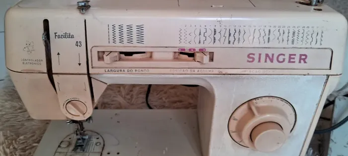 Vendo Máquina De Costura Singer 