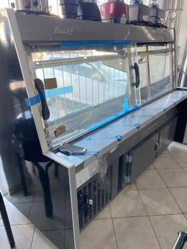 NZ. Balcão de açougue 2 metros com depósito refrigerado Gelopar