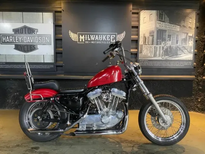 HARLEY-DAVIDSON XLH 883