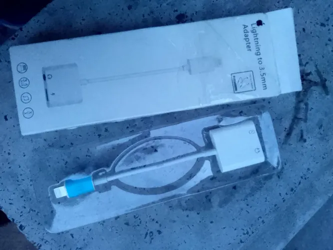 Adaptador Lightning para fone de ouvido 3.5mm (20,00) reais