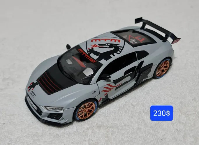 Carrinho miniatura Audi R8 escala 1/24