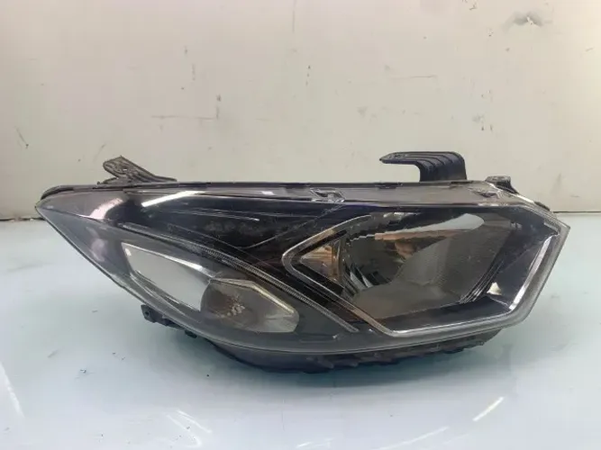 Farol DIREITO Onix 2017 2018 2019 Led Máscara Negra Preto ETQ8453