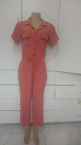 Macacão feminino cor salmão 