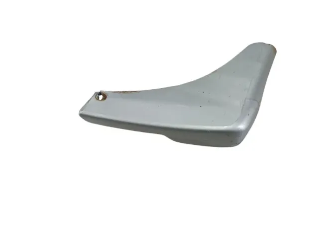 Ponteira traseira esquerda spoiler saia lateral VW Santana 99-06
