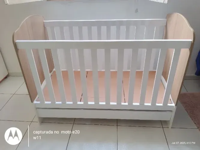 Berço 3 em 1. Mini cama. Rústico branco.