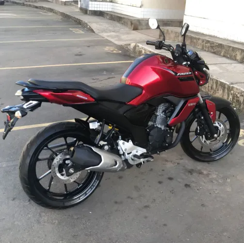 Yamaha FZ15 ABS 2023/2024 2.580 km IPVA 2025 Pago Impecável!