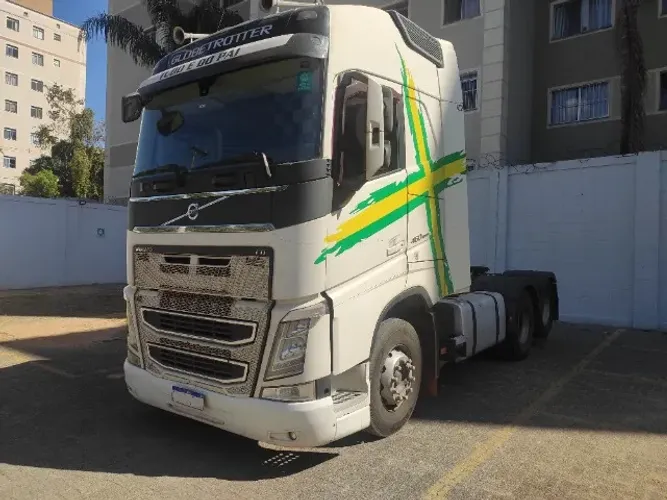 VOLVO FH 460 6X2 GLOBETROTTER, ANO 2019/2020 COM BAIXO KM