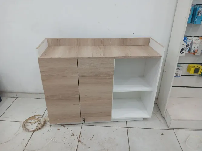 Montador de móveis e marceneiro