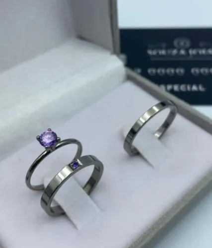 Aliança Prata com pedra roxa | Prata 950