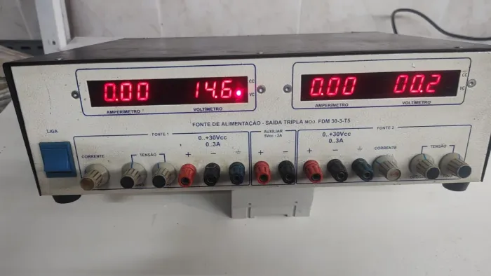 Amperímetro e voltímetro