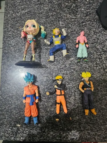 Bonecos variados