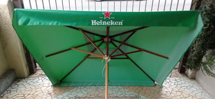 Guarda-sol Heineken para comércio
