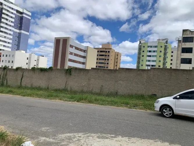 Vendo três lotes com 396,00m² cada no Candeias em V. Conquista