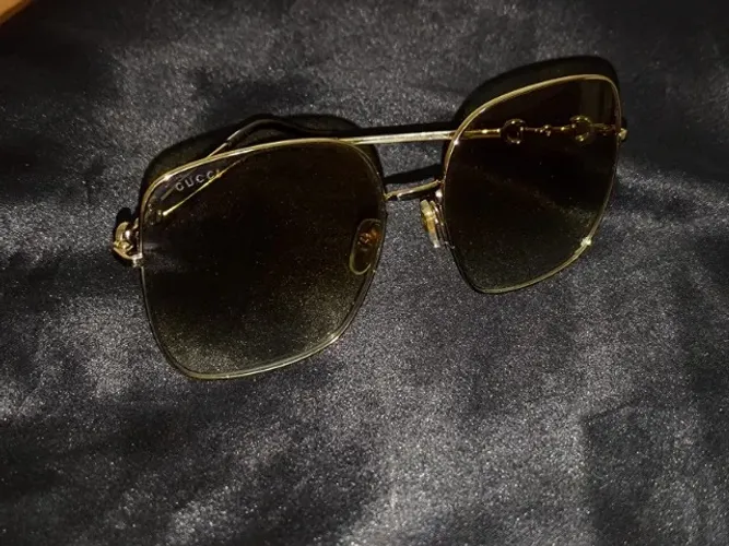 Gucci Óculos de Sol gg0879s Feminino Gold Geométrico 61mm Autêntico