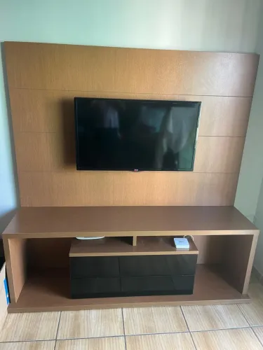 Rack com Painel de madeira 