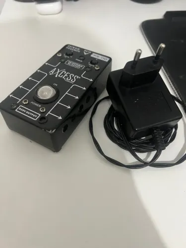Fonte para pedais de guitarra AXCESS PS-110