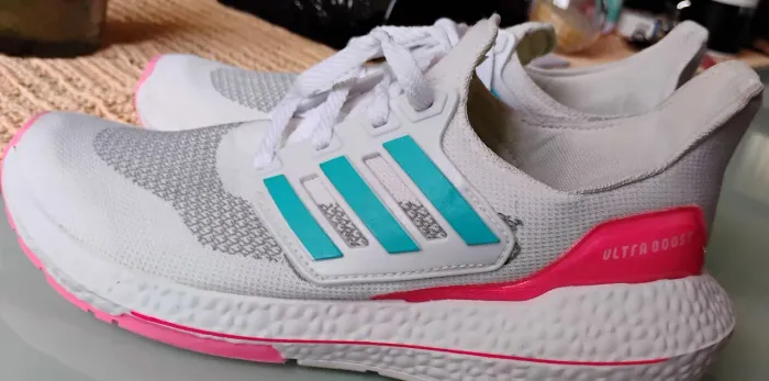 Adidas Boost Prime BLUE número 34 original mas também serve 35 pé magro