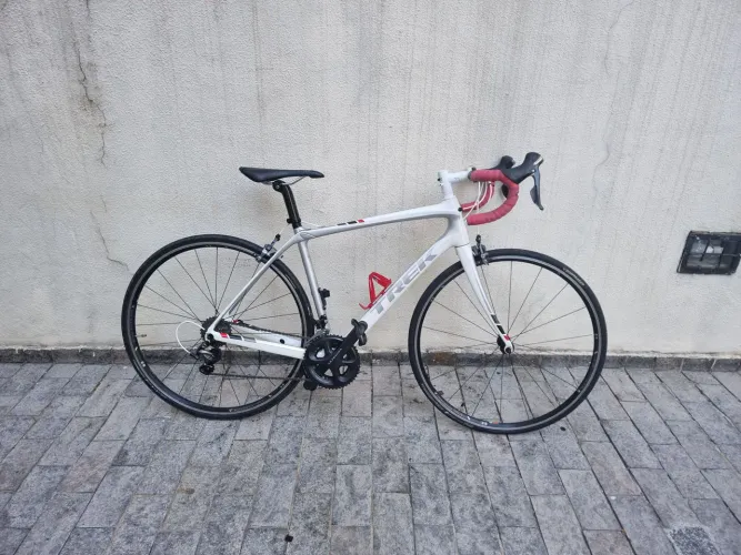 TREK Domane 5 S (carbono)<br>R$ 9,000<br>Tamanho: 52<br>ano: 2017<br>Shimano Ultrega