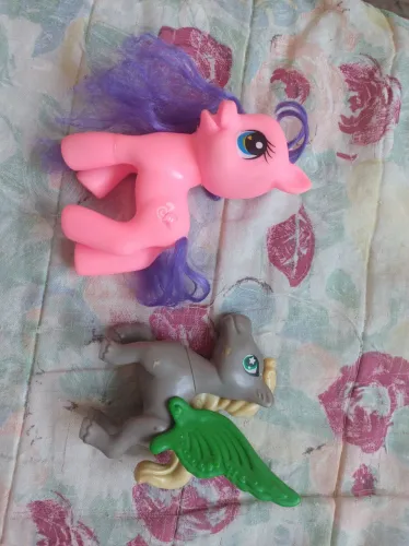 PÔNEI Kinder ovo + pônei fake 