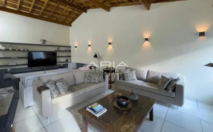 Casa à VENDA em condomínio , ALVORADA DO SUL - PR. Com 5 Suites.
