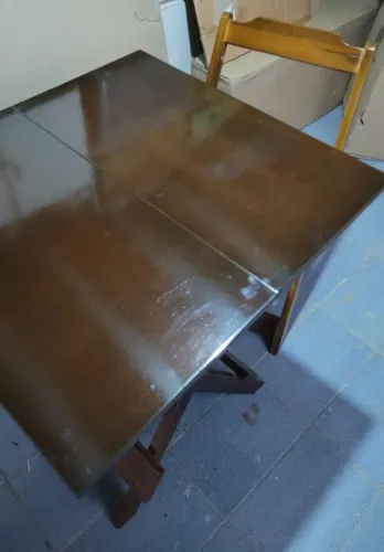 Mesas dobráveis de madeira