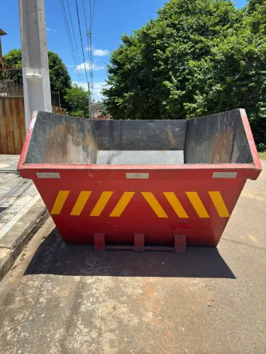 3 Caçambas Novas e 2 usadas.