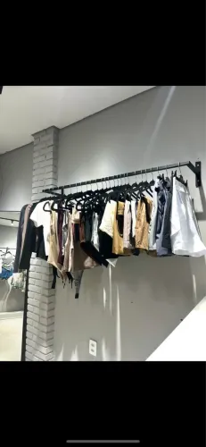 Araras de roupa para loja