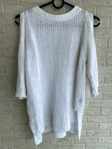 Blusa de frio tricot ombro aberto