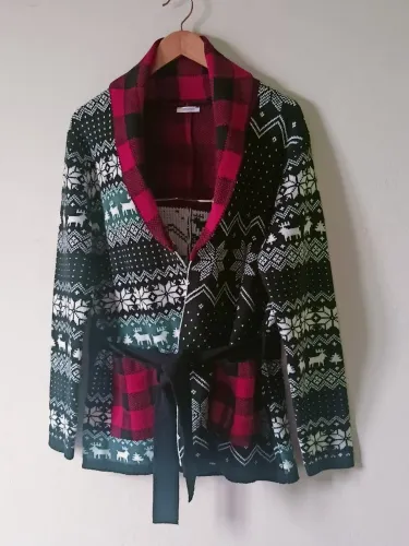 Casaco de lã feminino estampa natalina modelo transpassado com cinto de amarrar 