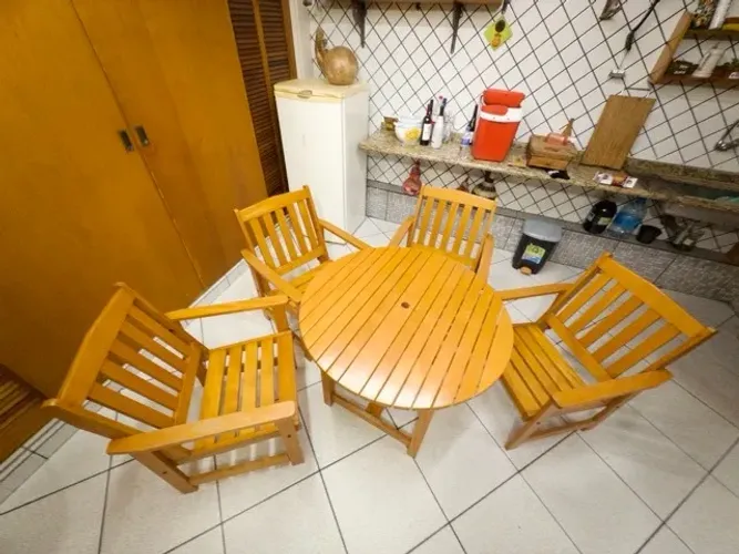 Conjunto de mesa e cadeiras Marfim