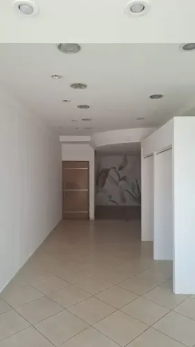 Centro comercial para aluguel possui 49 metros quadrados em Centro - Ribeirão Preto - SP