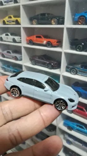 Hot Wheels  Porsche Panamera Turbo S E-Hybrid Sport Turismo