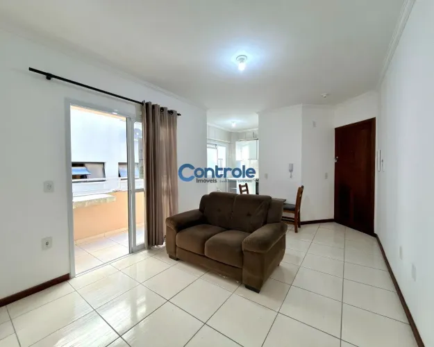 Apartamento com suíte e sacada com churrasqueira em Areias São José