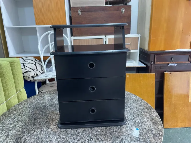 Mesa de Cabeceira Preta com 3 Gavetas EJ Móveis
