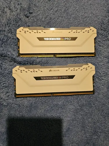 Memória ram 2x8GB Corsair vengeance pro