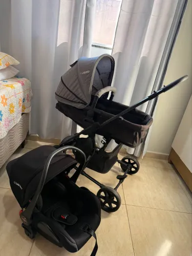 Carinho de bebê mais bebê conforto 