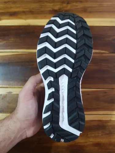 Tênis Saucony Cohesion 13 Feminino Preto e Branco
