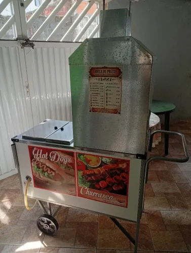 Carrinho de churrasco e hot dog completo semi novo 