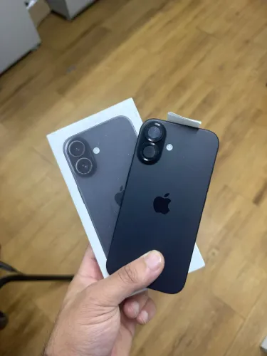 iPhone 16 black 
