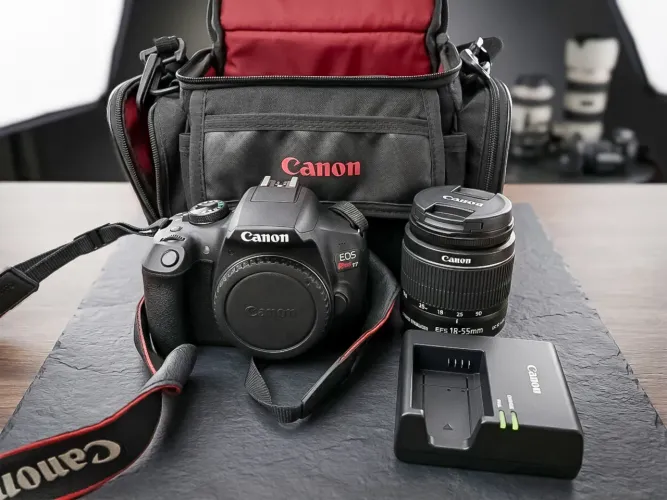Canon EOS Rebel T7 + Lente 18-55mm | Estado de Nova (Pouco Uso) + Kit Completo