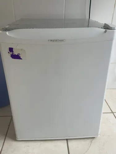 Refrigerador compacto 