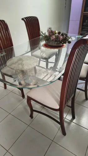 Mesa de jantar - 6 cadeiras