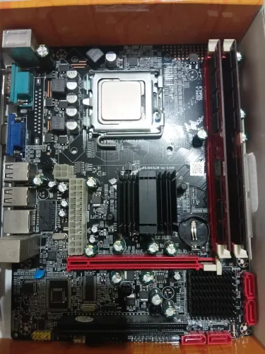 Kit Motherboard 775+CPU Pentium E5300 +4GB RAM