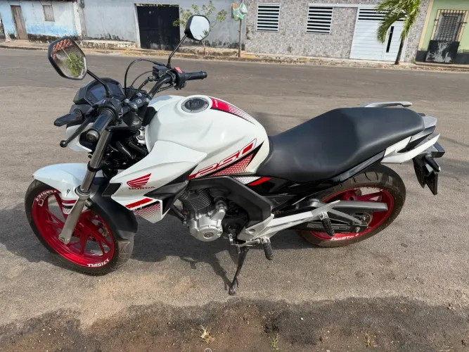 VENDO OU TROCO - HONDA CB TWISTER 2022
