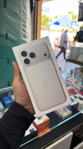 iPhone 17 Pro Max 256 lacrado prata