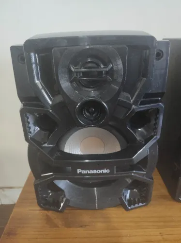 Caixas Panasonic Grandes e Potentes