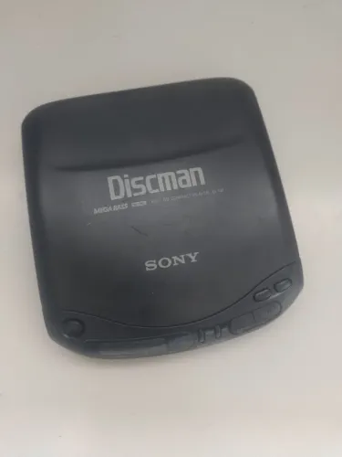 Discman Sony D131 liga mas não lê CD 